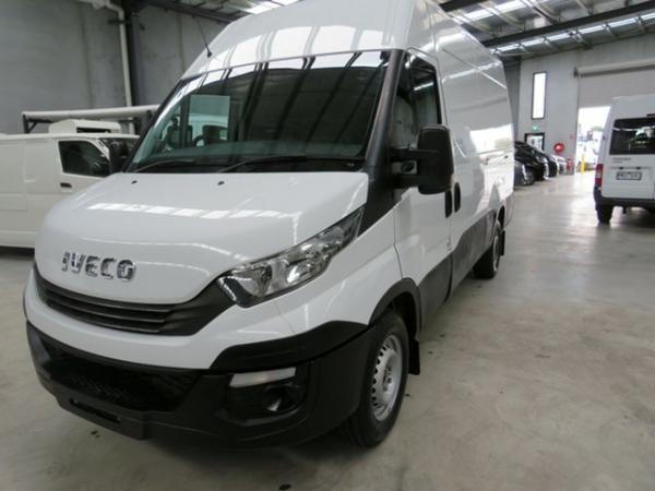2017 Iveco Daily MWB HR