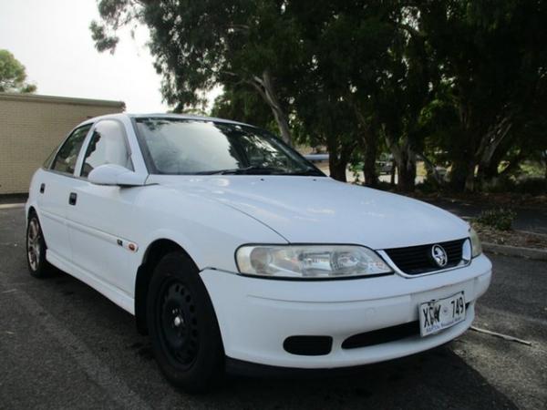 2000 Holden Vectra JS II GL White 4 Speed Automatic