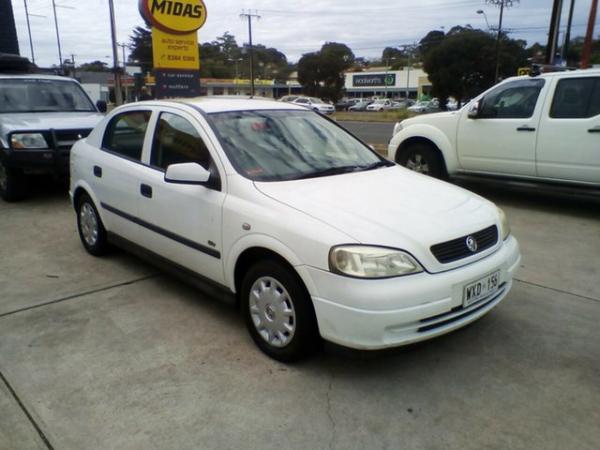 2003 Holden Astra TS MY03 City White 5 Speed Manual