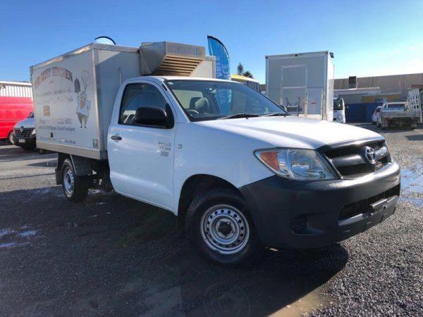 2006 TOYOTA HILUX WORKMATE REFRIGERATED COOL BOX
