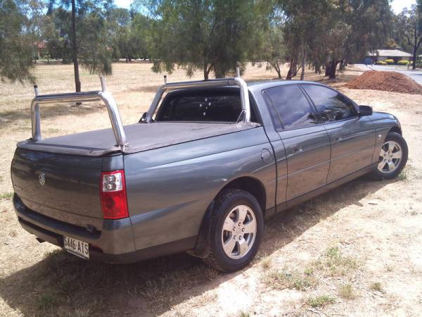 2004 Holden VY crewman 