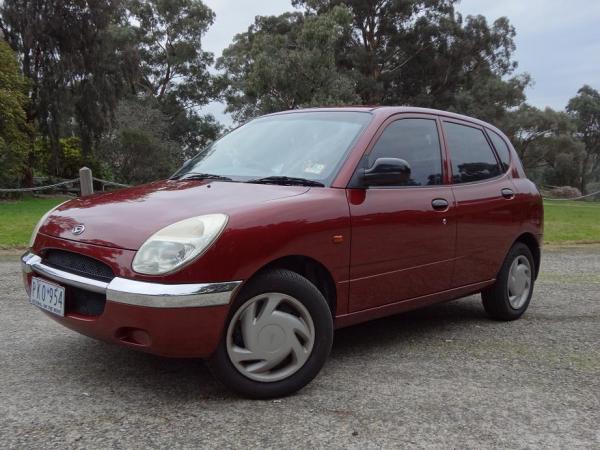 1999 Daihatsu Sirion Mini alike, lovely car Small-reliable-economical You\'ll love it!