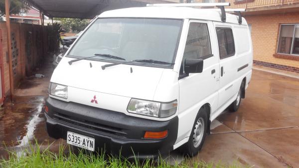 2008 Mitsubishi express Van
