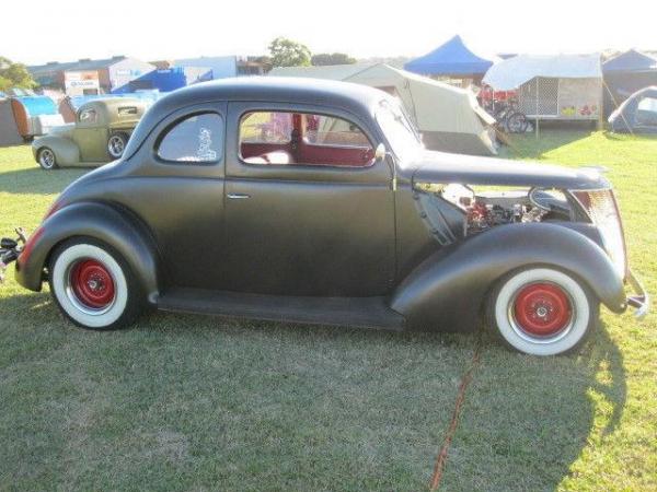 1937 Ford COUPE 3.4