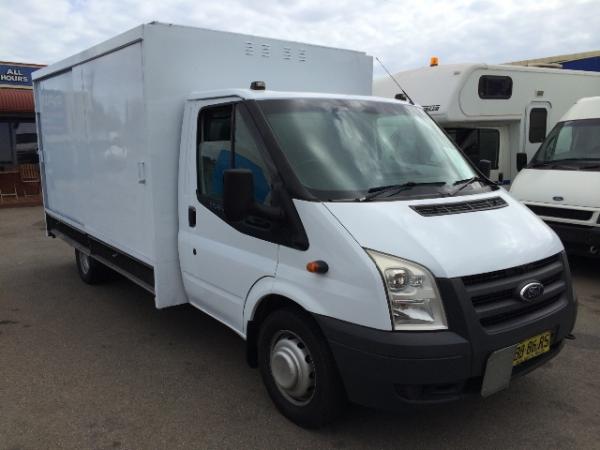 2009 Ford Transit Cab Chassis Truck 